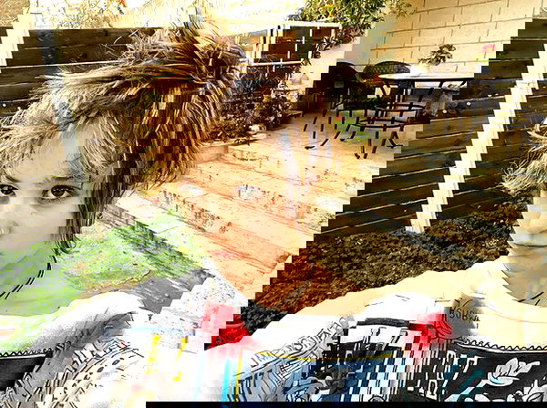 _femalien image ~ Altpins