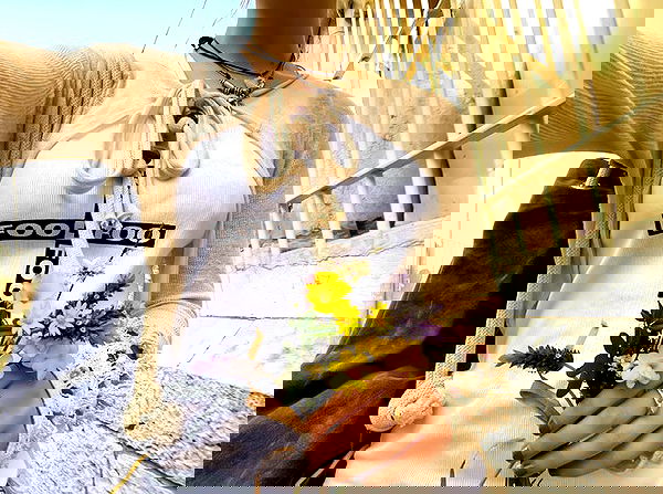 _femalien image ~ Altpins