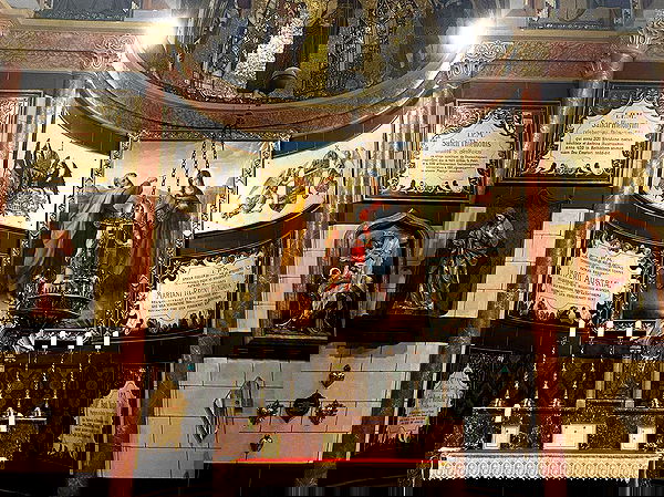 _femalien image ~ Altpins