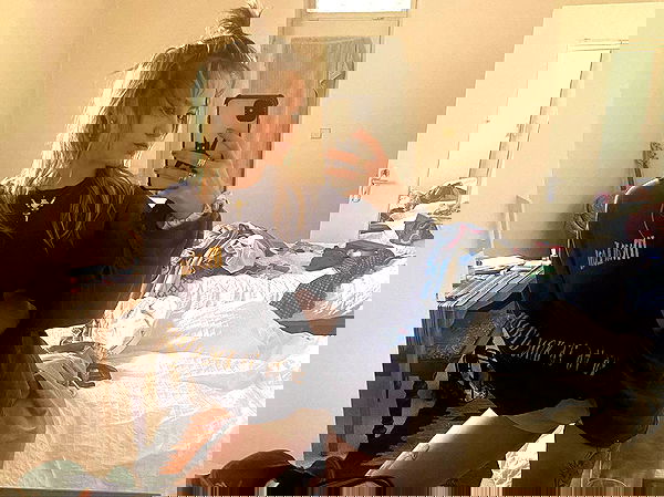 _femalien image ~ Altpins