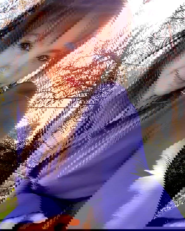 _femalien image ~ Altpins