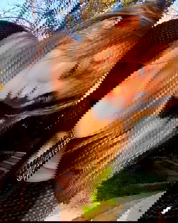 _femalien image ~ Altpins