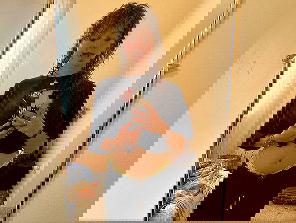 _femalien image ~ Altpins