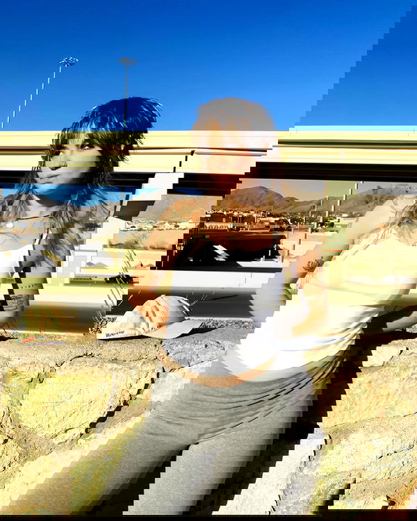 _femalien image ~ Altpins