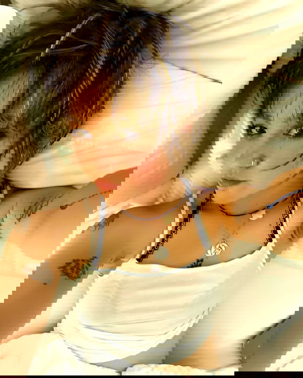 _femalien image ~ Altpins