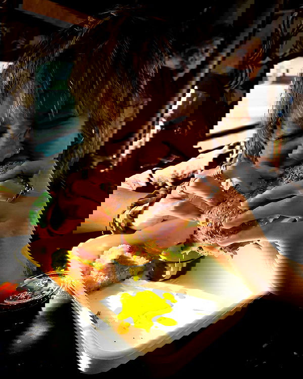 _femalien image ~ Altpins