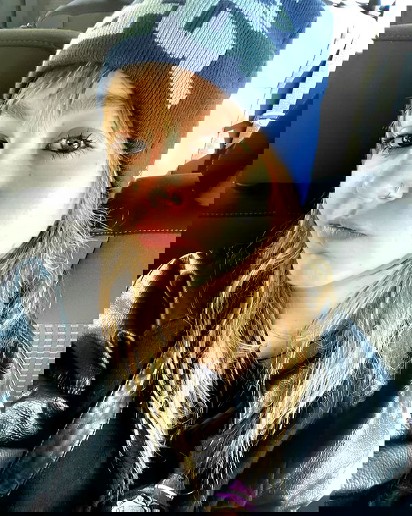 _femalien image ~ Altpins