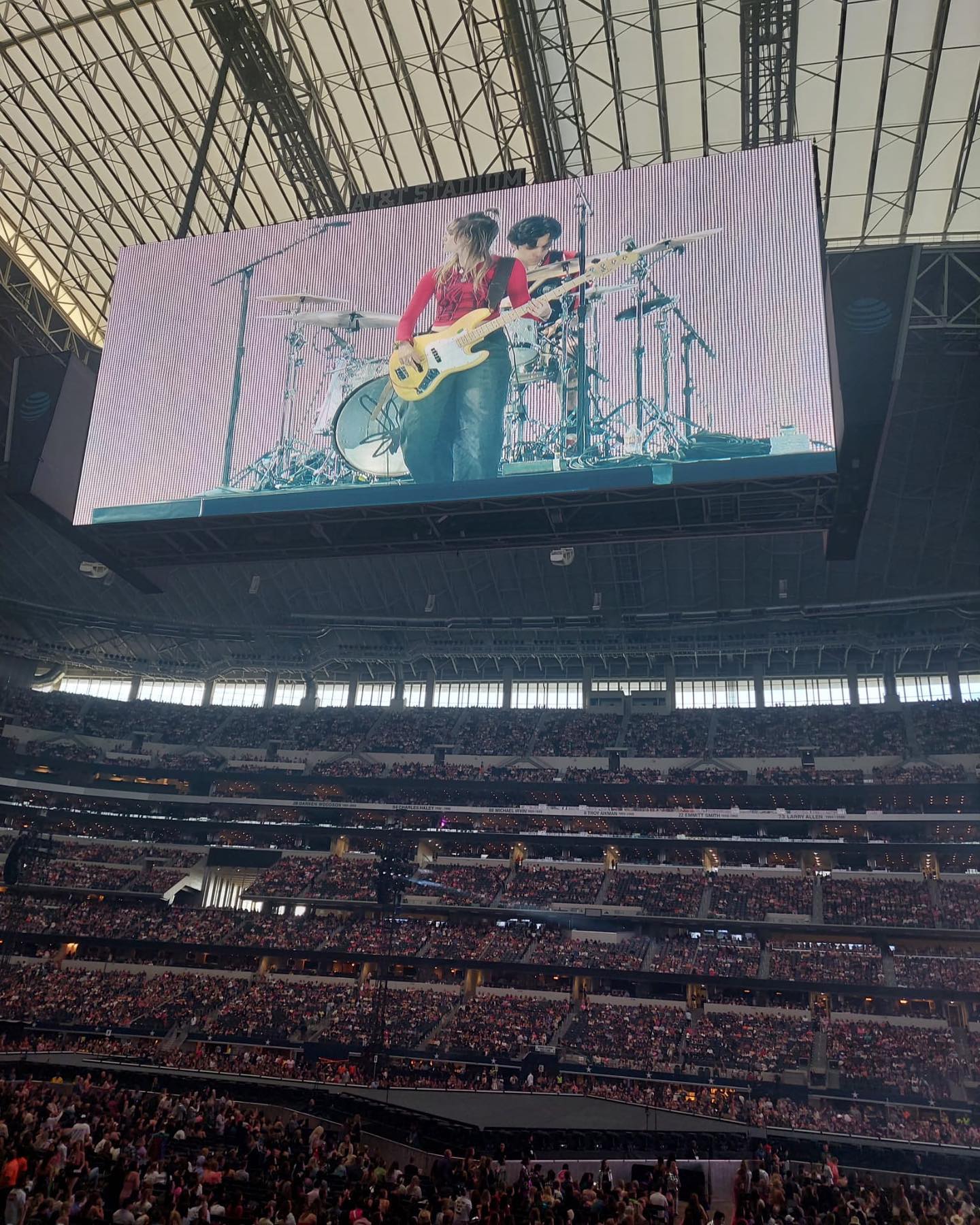 _femalien instagram image archive image