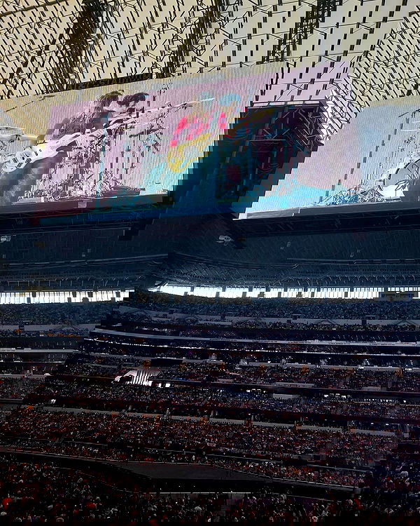 _femalien image ~ Altpins