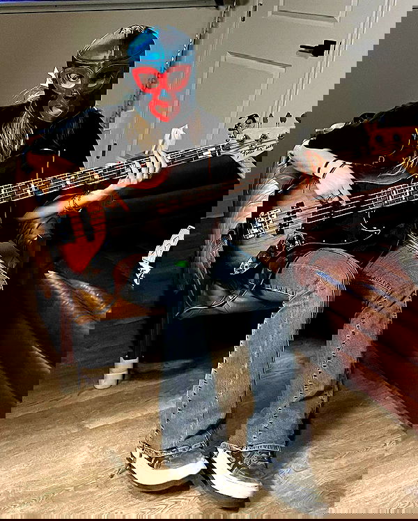 _femalien image ~ Altpins