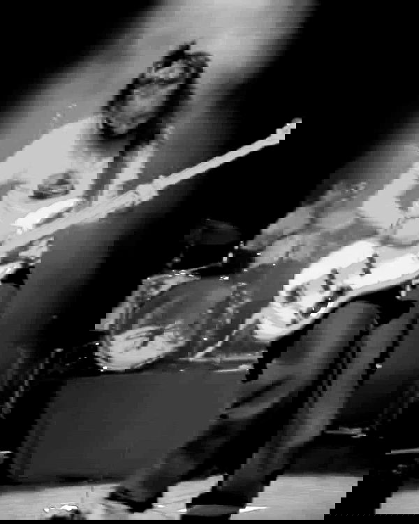 _femalien image ~ Altpins