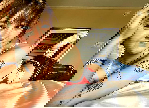 _femalien image ~ Altpins