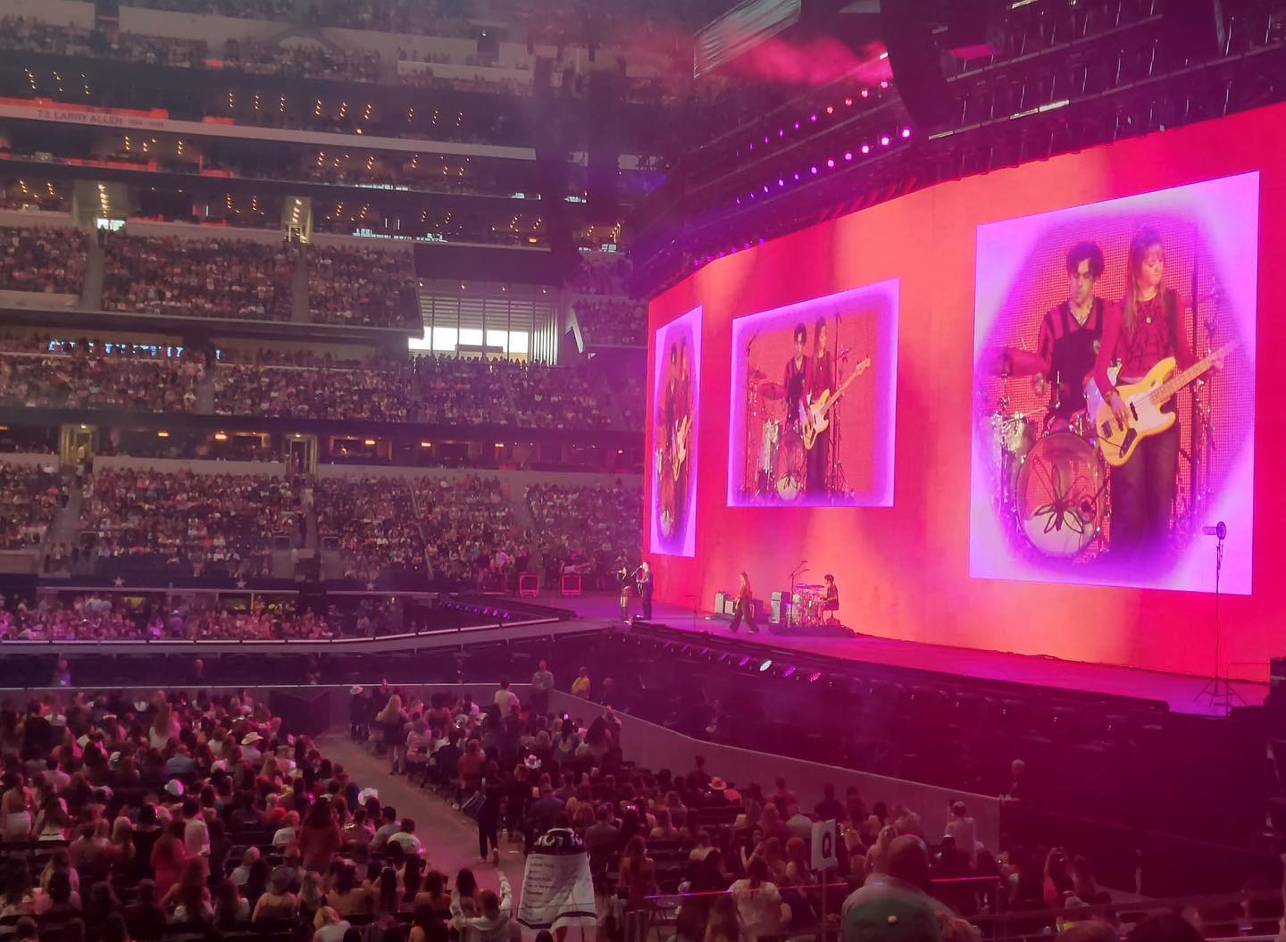 _femalien instagram image archive image