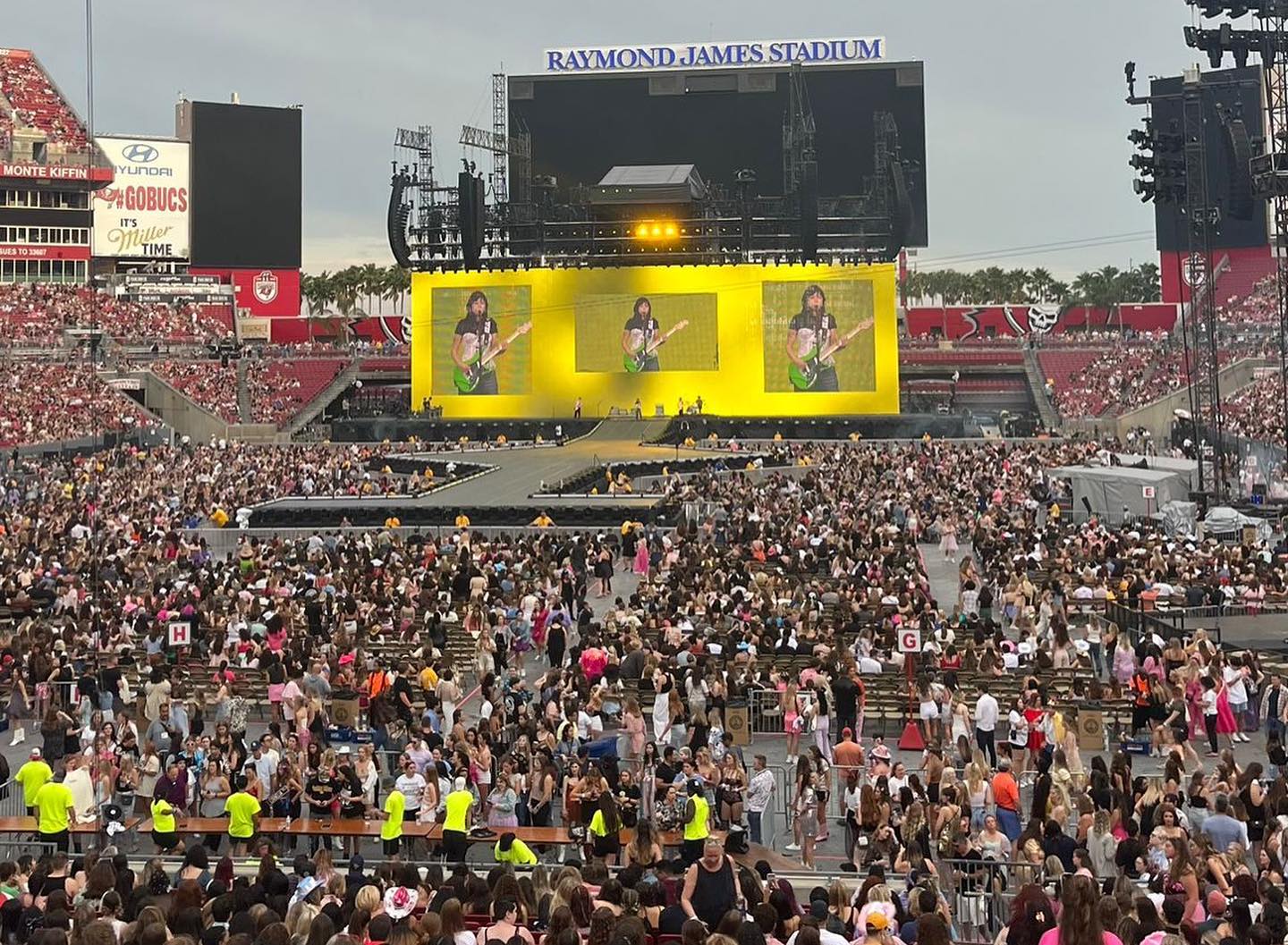 _femalien instagram image archive image