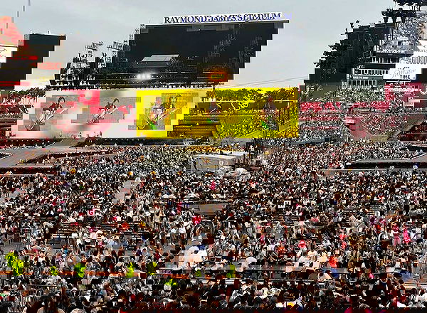 _femalien image ~ Altpins