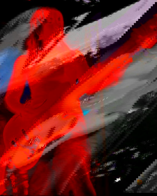 _femalien image ~ Altpins