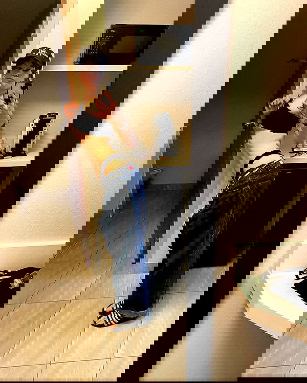 _femalien image ~ Altpins