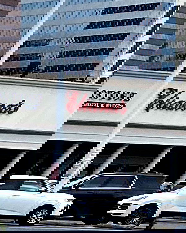 _femalien image ~ Altpins