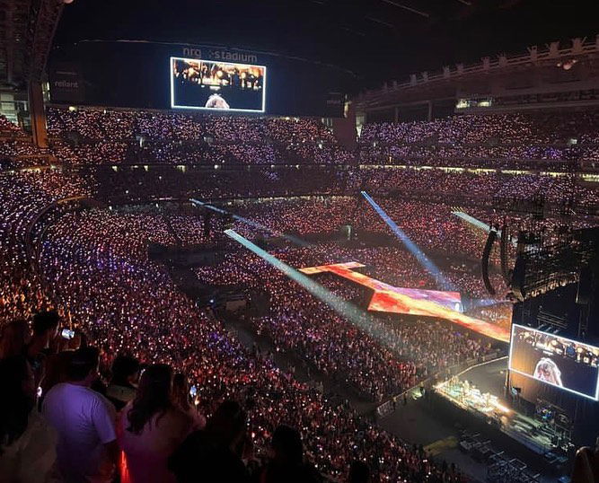 _femalien instagram image archive image