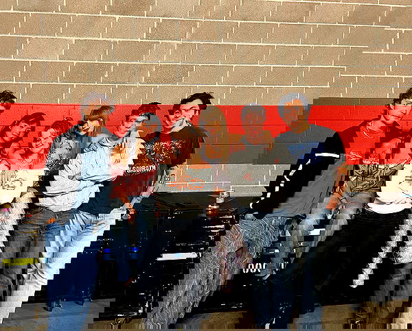 _femalien image ~ Altpins