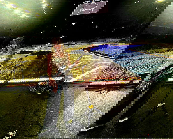 _femalien image ~ Altpins