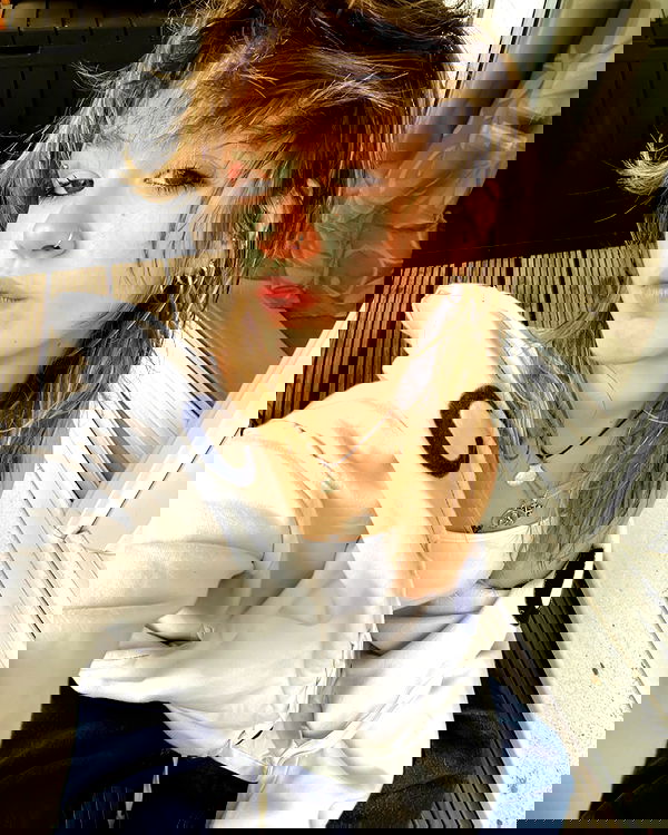 _femalien image ~ Altpins