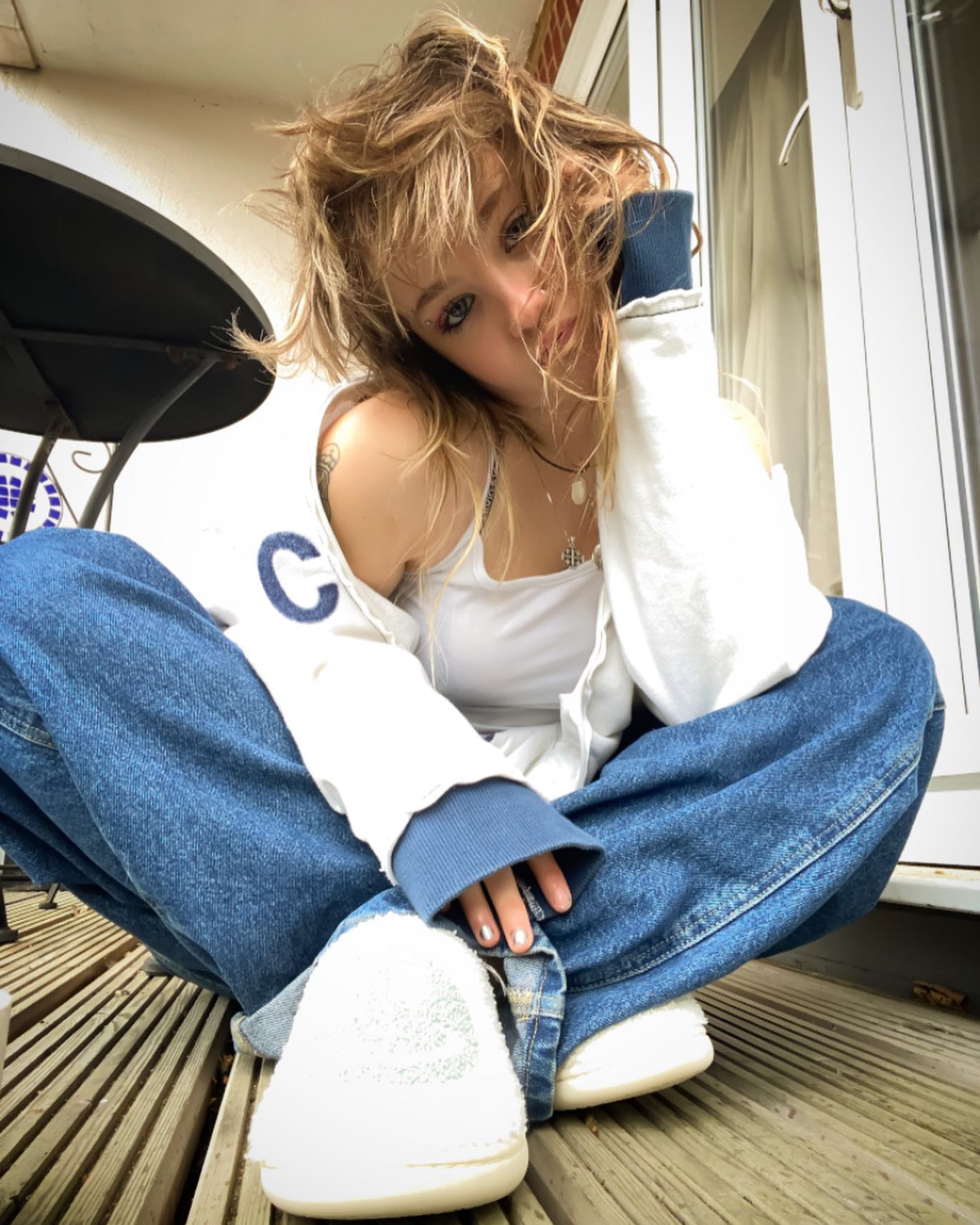 _femalien instagram image archive image