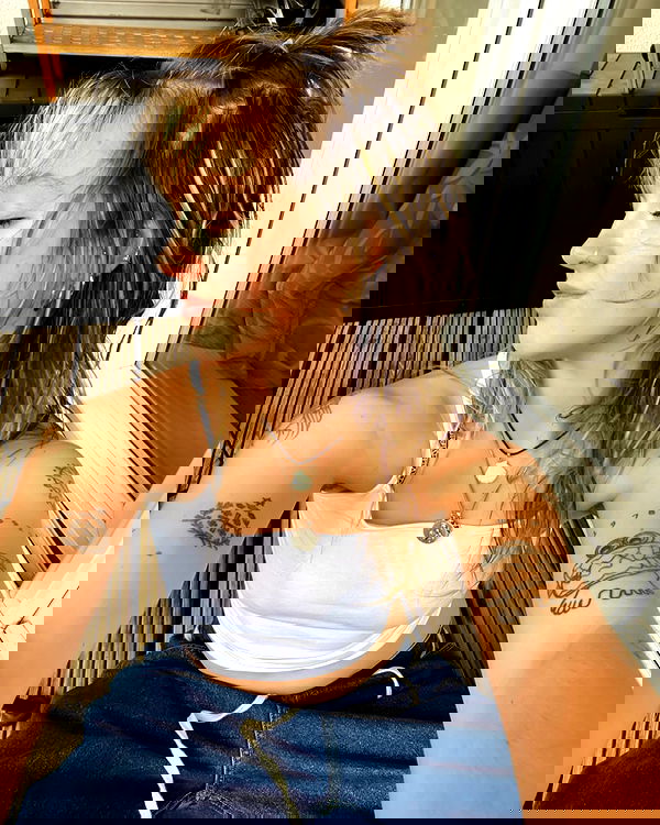 _femalien image ~ Altpins