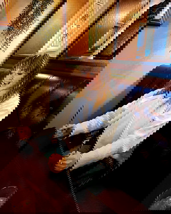 _femalien image ~ Altpins