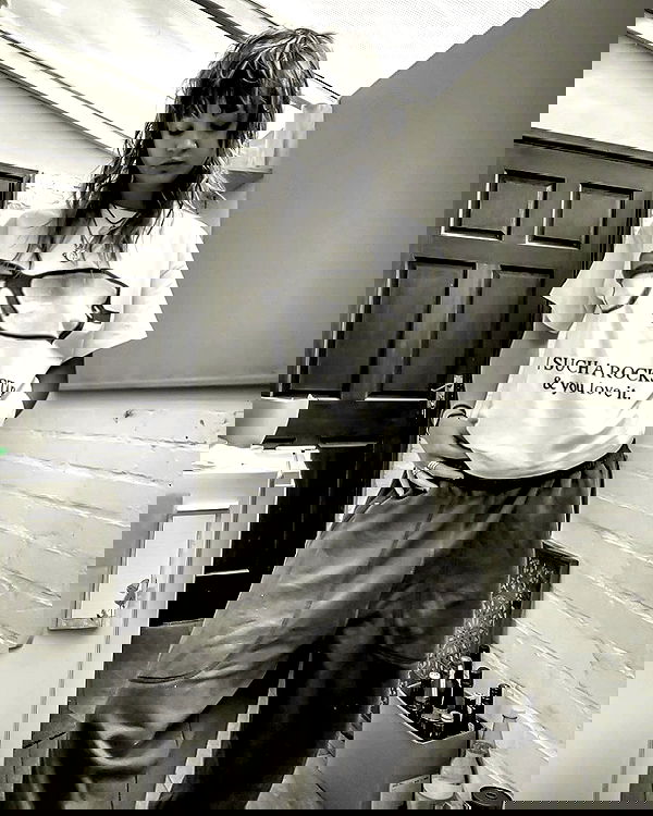 _femalien image ~ Altpins