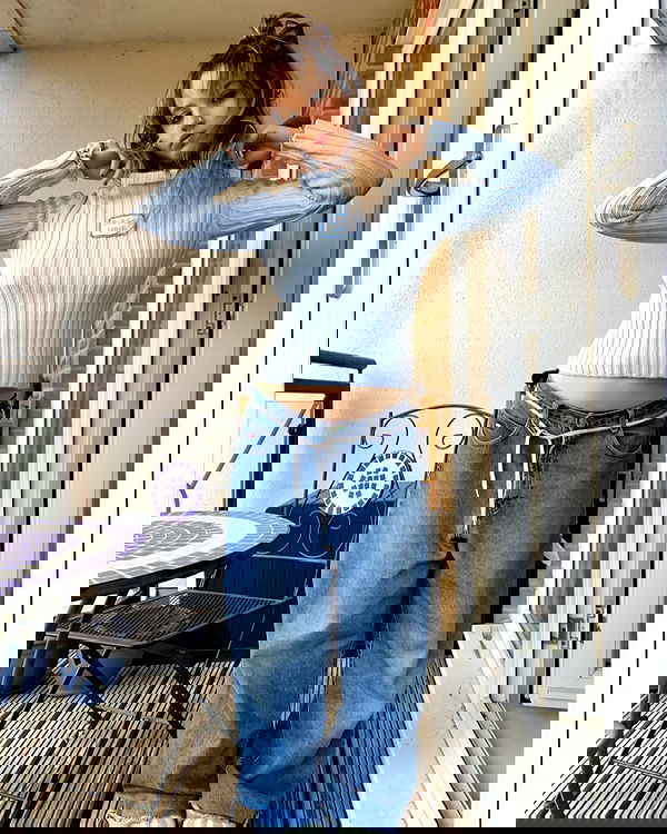 _femalien image ~ Altpins