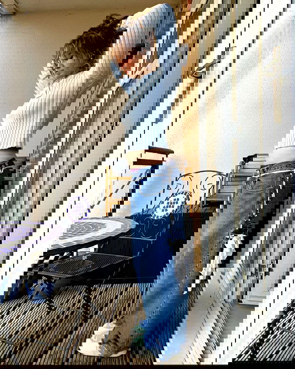 _femalien image ~ Altpins