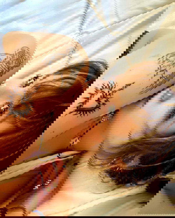 _femalien image ~ Altpins