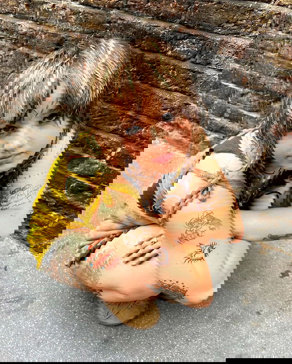 _femalien image ~ Altpins