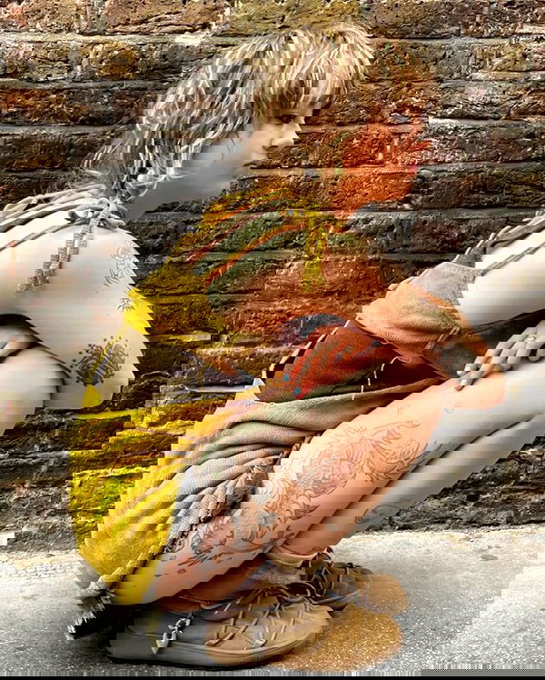 _femalien image ~ Altpins