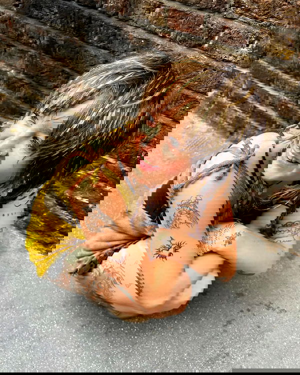 _femalien image ~ Altpins