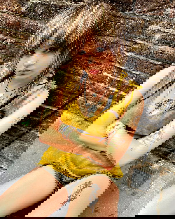 _femalien image ~ Altpins