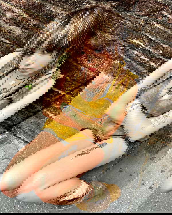 _femalien image ~ Altpins