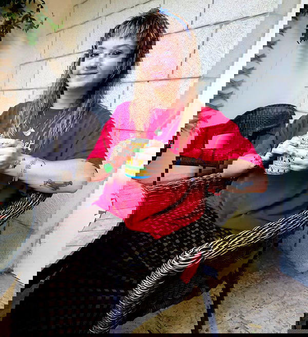 _femalien image ~ Altpins