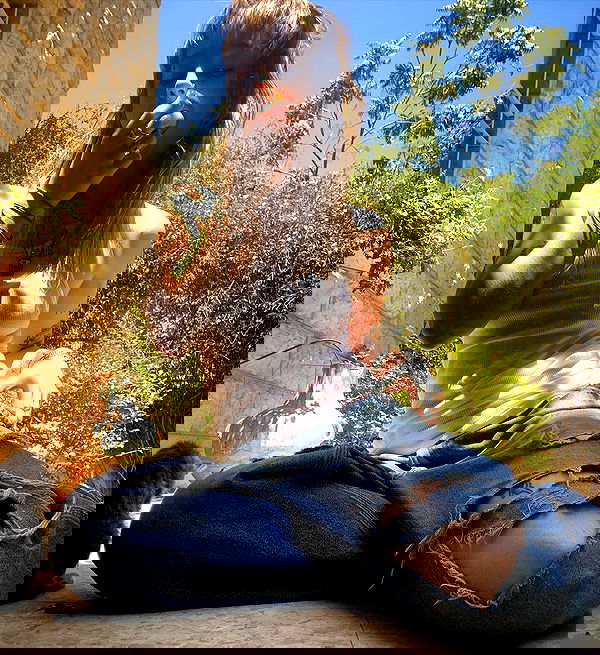 _femalien image ~ Altpins