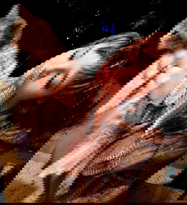 _femalien image ~ Altpins