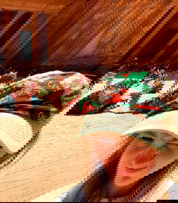 _femalien image ~ Altpins