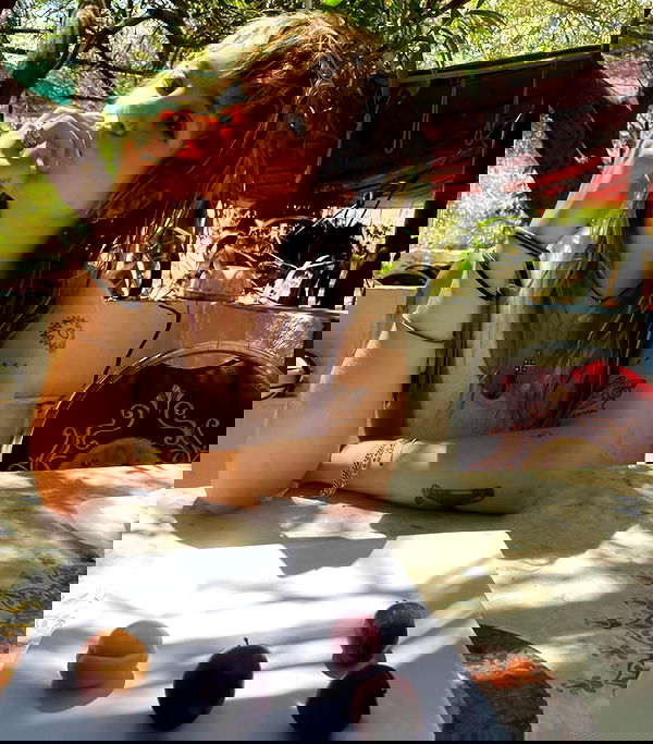 _femalien image ~ Altpins