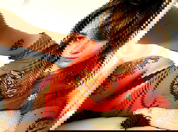 _femalien image ~ Altpins