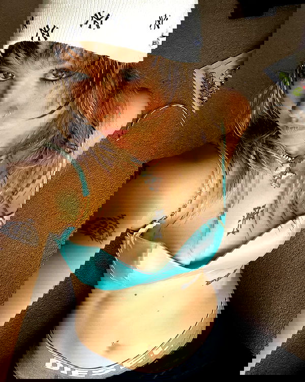 _femalien image ~ Altpins