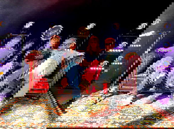 _femalien image ~ Altpins