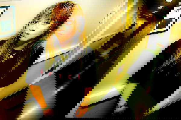 _femalien image ~ Altpins