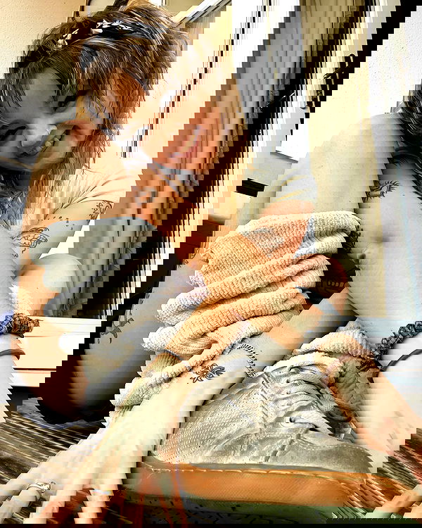 _femalien image ~ Altpins