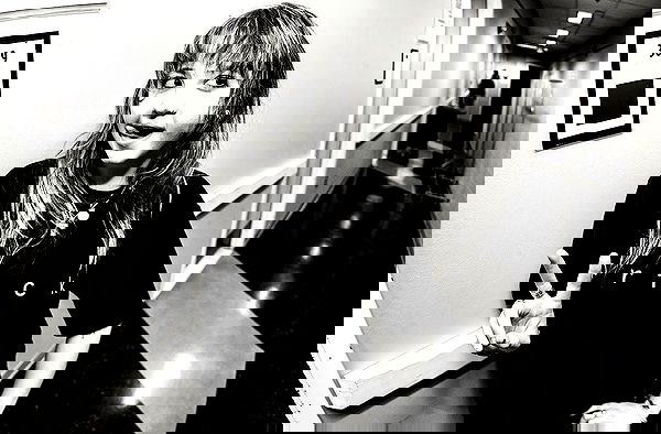 _femalien image ~ Altpins