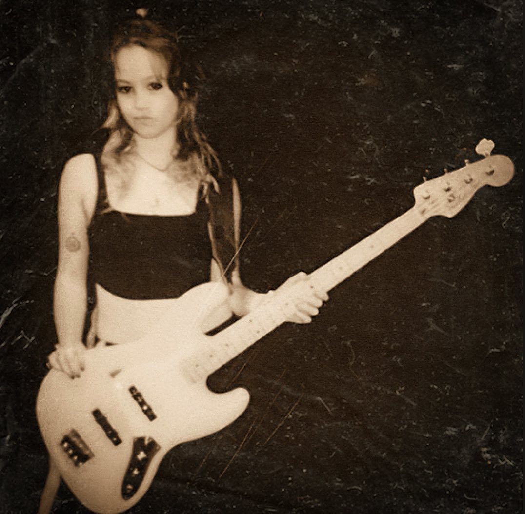 _femalien instagram image archive image